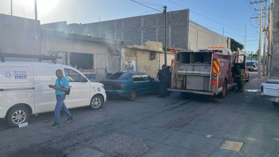 Incendio moviliza a Bomberos en Los Mochis, era una casa abandonada