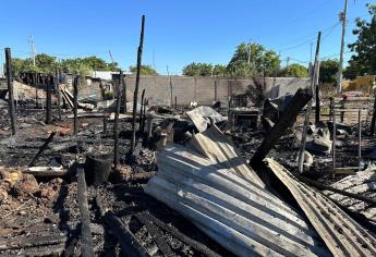 Lo pierden todo, se incendian 10 casas en una colonia de Los Mochis