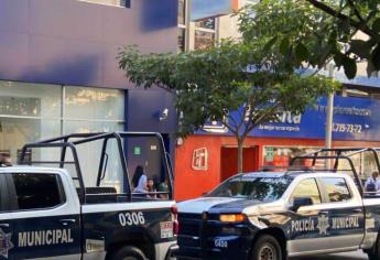 Se quería llevar una camioneta y es detenido por los agentes de la Policía Municipal de Culiacán