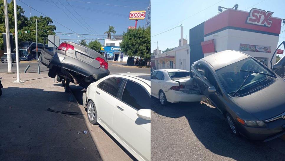 Hombre termina montado al chocar de reversa en Guasave