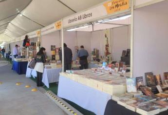 La Feria del Libro Los Mochis 2024 celebra su segundo día con éxito y gran afluencia