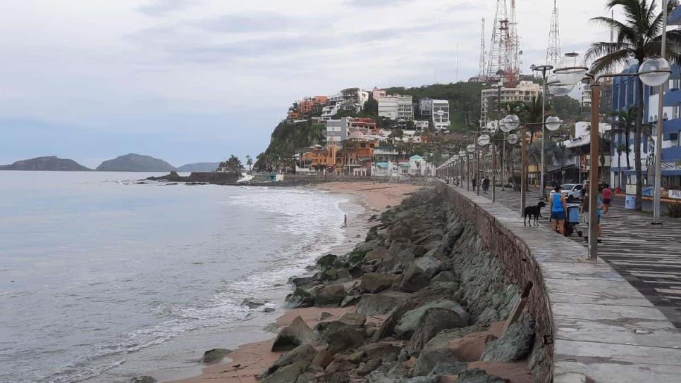 ¿Te puedes bañar en playas de Mazatlán con este clima en pleno noviembre?