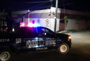 En camionetas de CFE, gatilleros cometen atraco en privada de Culiacán