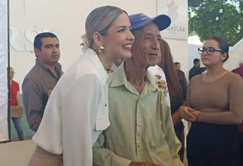 Estrella Palacios entrega más de 400 despensas a familias vulnerables de Mazatlán