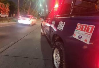 Sujetos armados atacan a balazos una camioneta en la colonia Chapultepec