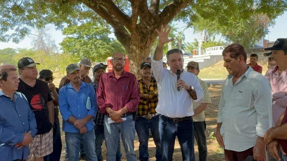 Enrique Inzunza se reúne en el Río Tamazula con músicos de Culiacán 