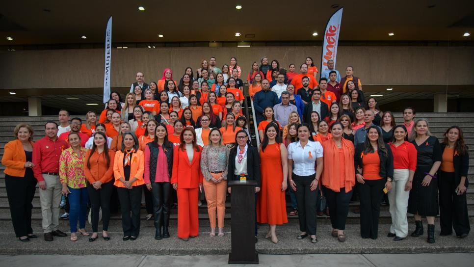 Se ilumina de naranja el Palacio de Gobierno de Sinaloa