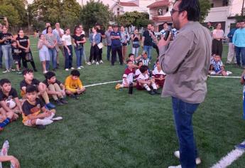 Gámez Mendívil beneficia a más de 100 niños con cancha de fútbol en la colonia Universidad 94