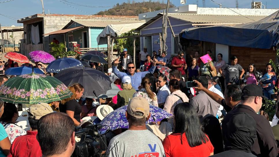 Estrella Palacios se reúne con desplazados por violencia; piden la asignación de terrenos