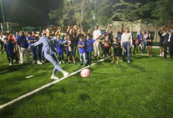 Gobierno de Mazatlán inaugura rehabilitación de cancha de fútbol en la colonia Casa Hogar