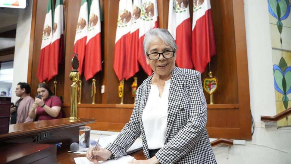 Tras 62 años en el Congreso de Sinaloa, despiden con emotivo homenaje a Martha Arredondo