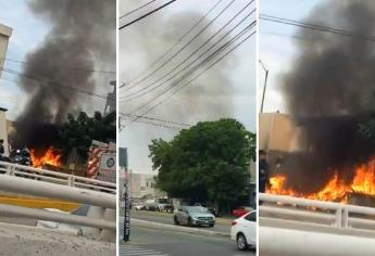 Se incendia un antiguo bar de Culiacán ubicado cerca del monumento a Cuauhtémoc