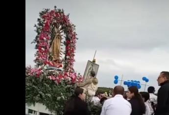 Pasean en panga a la Virgen de Guadalupe en este campo pesquero de Guasave | VIDEO