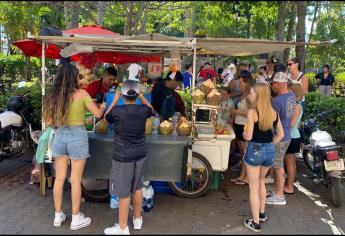 Mazatlán luce lleno de turistas con la llegada de cerda de 8 mil personas a bordo de cruceros 