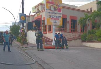 Pino navideño provoca un incendio en el restaurante Palomar de los Pobres de Culiacán