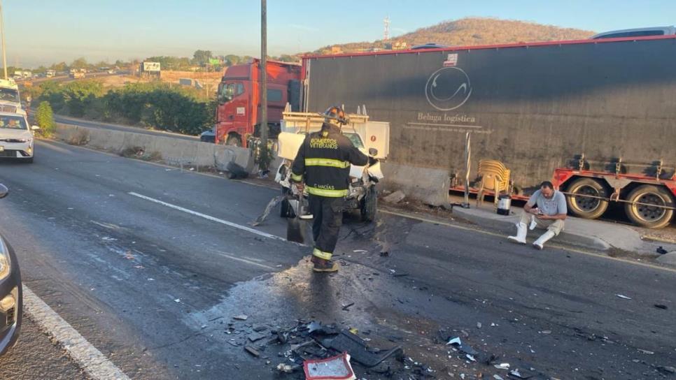 Se registra fuerte choque de 6 vehículos frente a la Termoeléctrica de Mazatlán