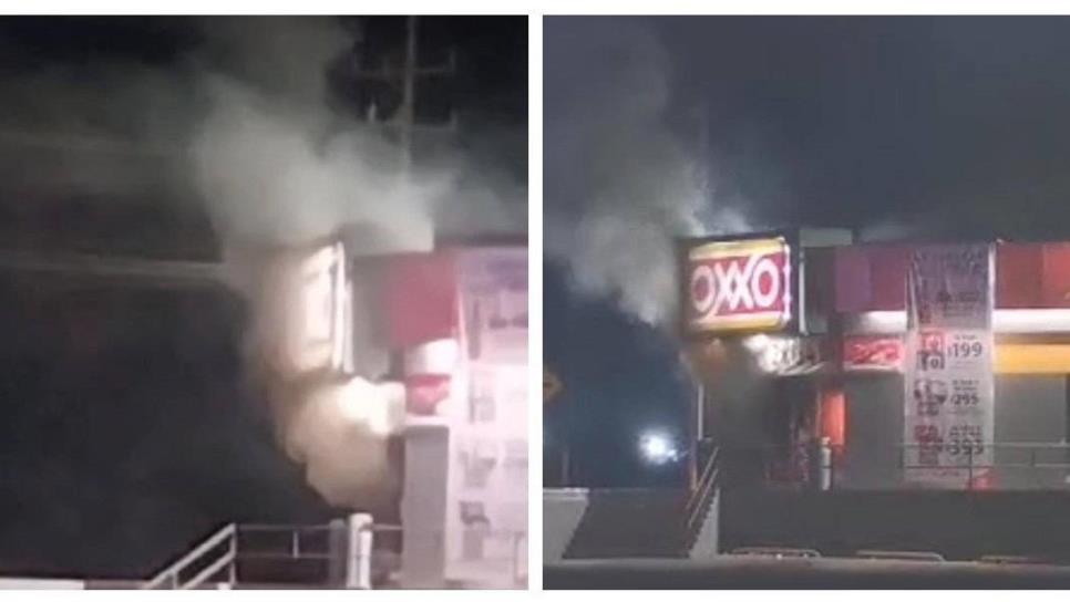 Sujetos armados asaltan y queman Oxxo en Costa Rica, Culiacán | VIDEO