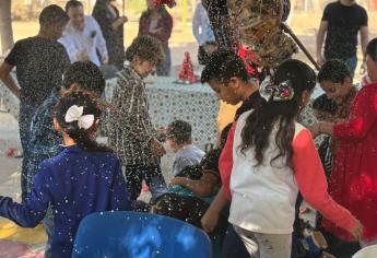 Luz Noticias llena de felicidad a niños del Ejido Los Huizaches con posada navideña