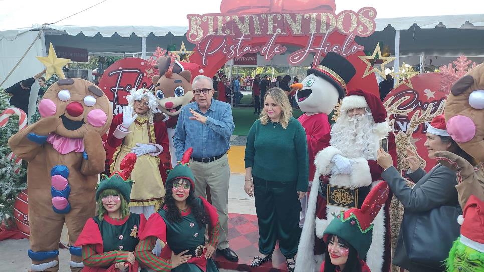 Rocha Moya inaugura la Pista de Hielo Navideña en Palacio de Gobierno