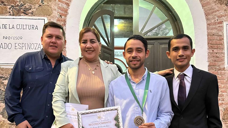 Reconocen con la Medalla al Mérito Juvenil 2024 al periodista de Luz Noticias Osmar Zavala