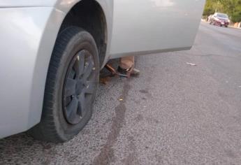 Siete vehículos resultan afectados por “ponchallantas” en el boulevard Lola Beltrán en Culiacán