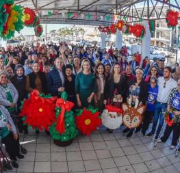 Clubes de la tercera edad exhiben piñatas en Topolobampo, Gerardo Vargas las compra todas