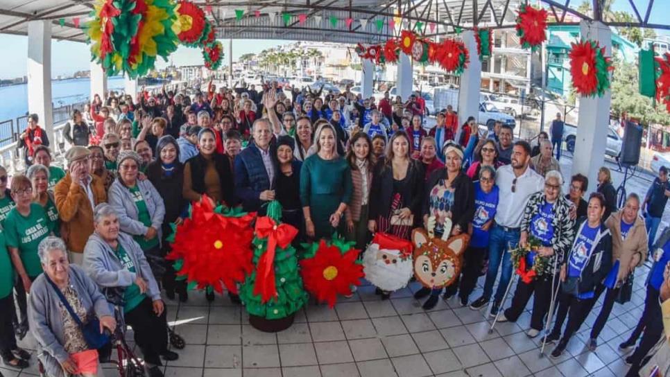 Clubes de la tercera edad exhiben piñatas en Topolobampo, Gerardo Vargas las compra todas