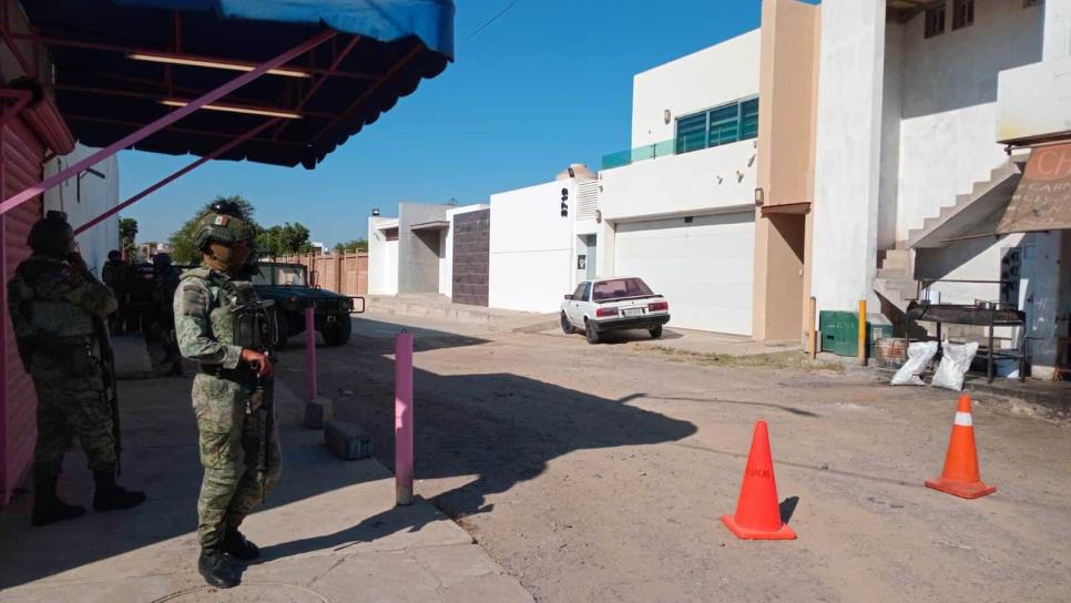 Ejército asegura domicilio en operativo en Villas del Río, en Culiacán