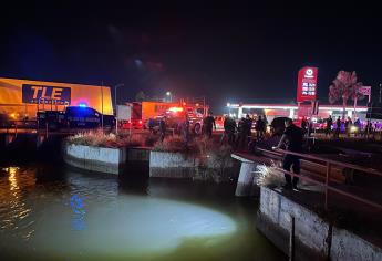 Muere un hombre tras chocar y caer al Canal Lateral 18 en Ahome