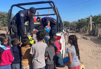 Niños no podían creer que tenían regalos, dulces y zapatos con el Policlaus 2024