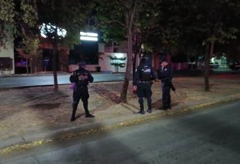 Atacan sushi a balazos y dejan dos cuerpos encobijados con un mensaje en La Campiña, Culiacán.