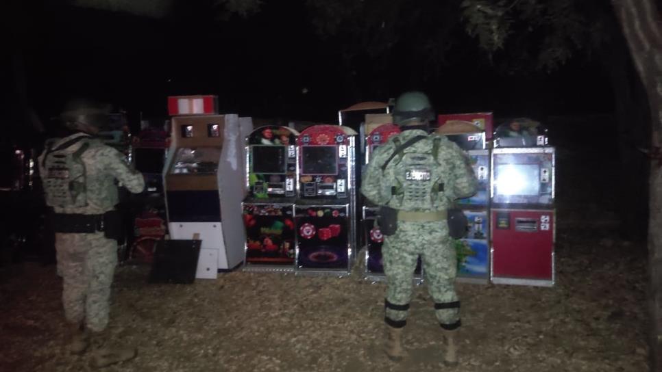 Ejército Mexicano asegura 41 maquinitas tragamonedas y 5 minicasinos, en Culiacán