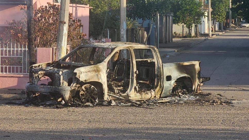 Enfrentamiento en Elota deja varios carros calcinado y baleados