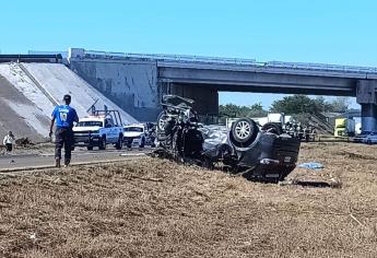 Muere mujer de Los Mochis tras chocar contra tráiler en Costa Rica, Culiacán, hay 3 menores heridos