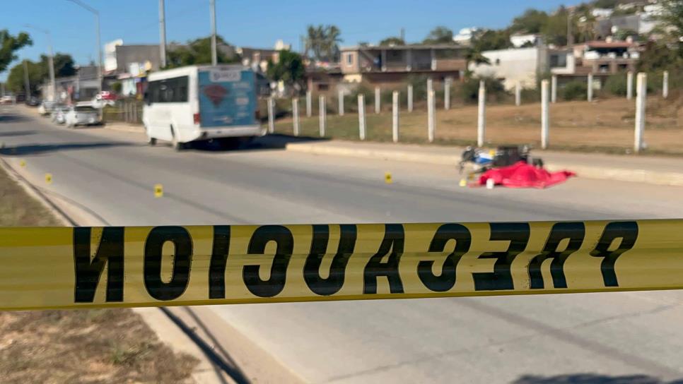 Camión urbano atropella a motociclista y lo mata por la Flores Magón, en Mazatlán