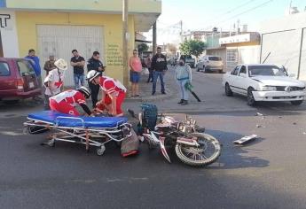 Motociclista lesionado tras chocar y derrapar por la Olímpica en Mazatlán