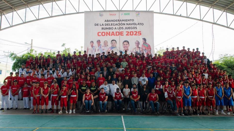 400 deportistas navolatenses fueron abanderados rumbo a las Nacionales CONADE 2025