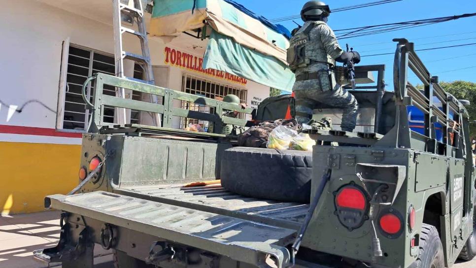 Elementos del Ejército arrestan a 4 personas sobre La Costerita en Culiacán