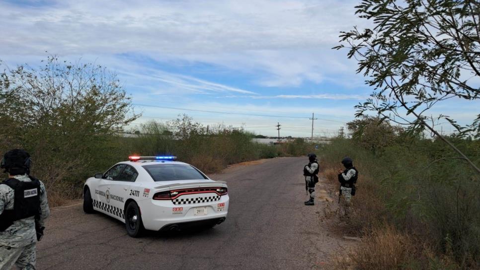 Arrojan un cuerpo encobijado en la carretera a Eldorado en la sindicatura de Costa Rica, Culiacán