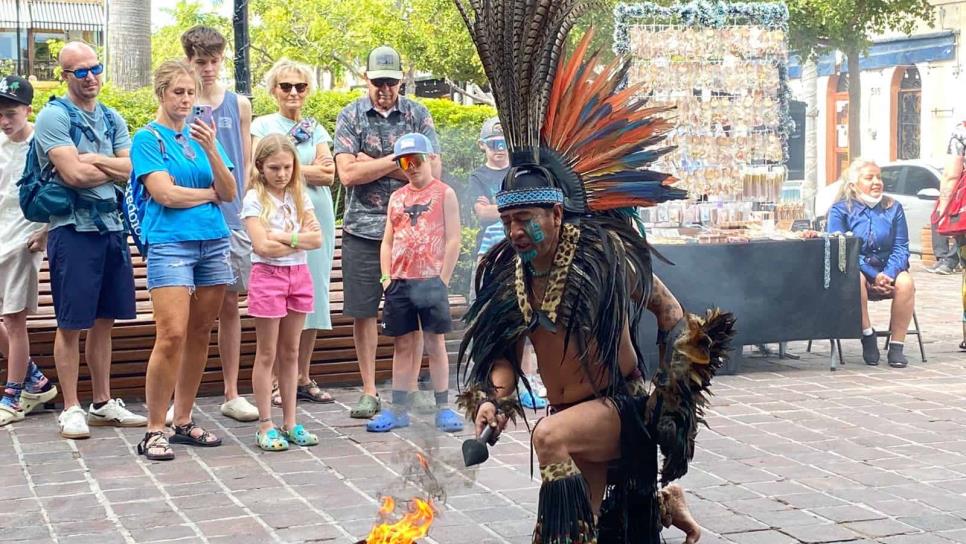 Danza Azteca en Mazatlán: Un show cultural que no te puedes perder en la Plazuela Machado