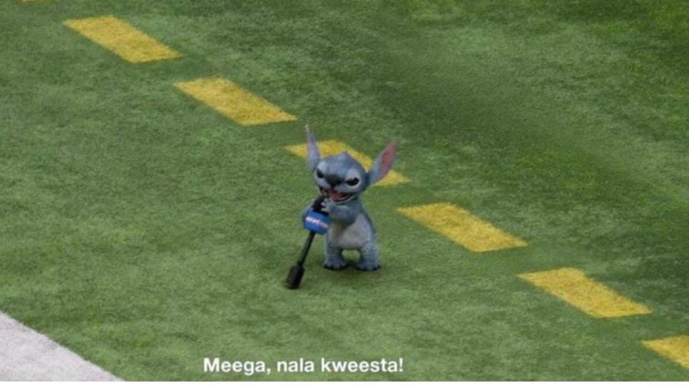 Stitch provoca la locura tras invadir la cancha en el Super Bowl LIX | VIDEO