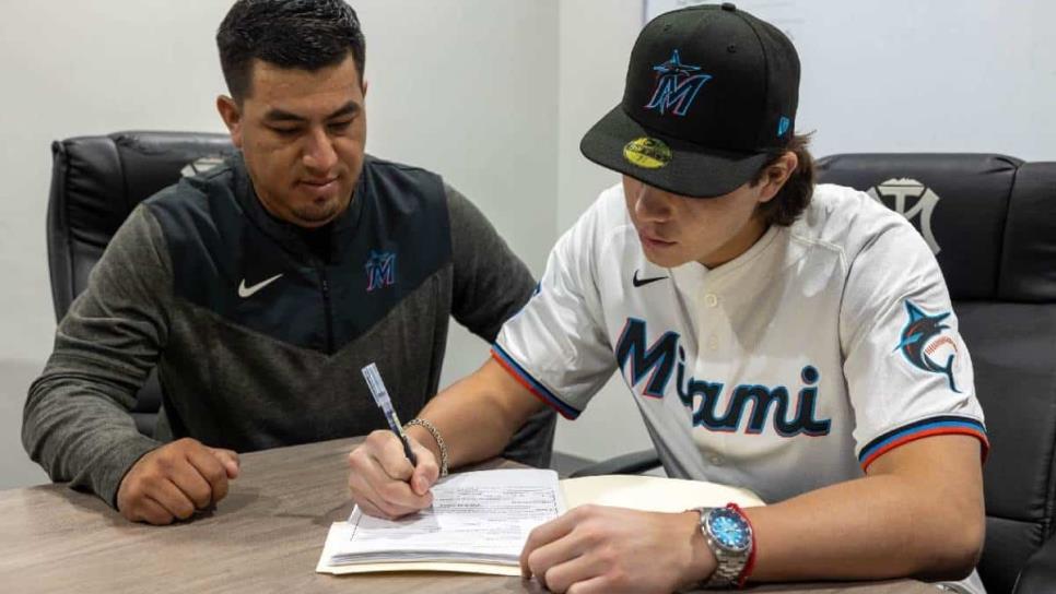 Firma pelotero sinaloense de 18 años con los Miami Marlins