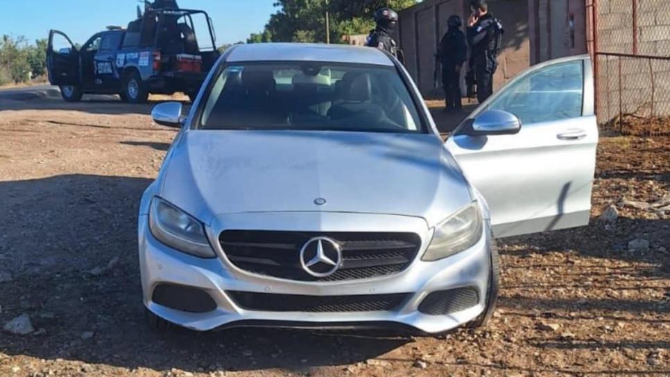 Autoridades recuperan vehículo Mercedes Benz con reporte de robo en Villa Juárez, Navolato