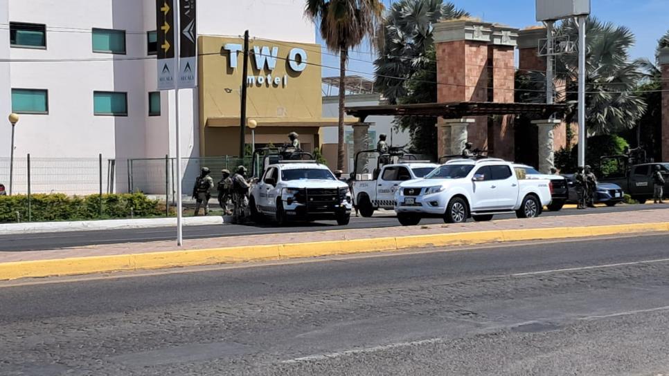 Militares resguardan un motel de la salida norte de Culiacán 