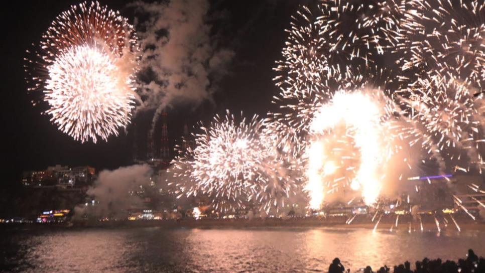 Espectacular Combate Naval ilumina el Carnaval de Mazatlán 2025