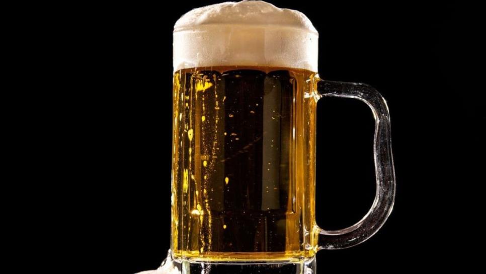 Esta es la edad recomendada para dejar de tomar cerveza, según los médicos