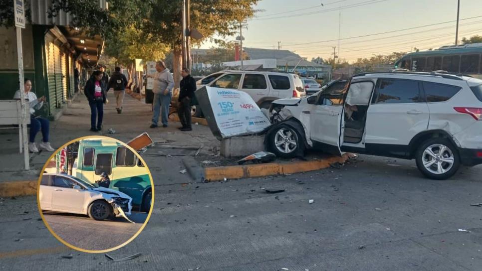 Joven se pasa un alto y choca en Los Mochis; el accidente dejó dos personas lesionadas