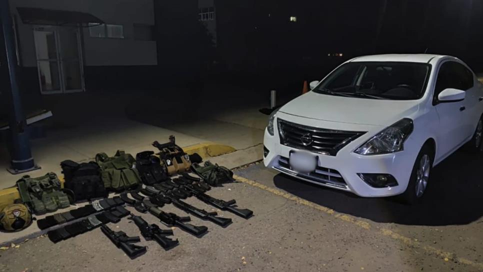 Aseguran automóvil robado y armamento en la colonia Sinaloa, en Culiacán