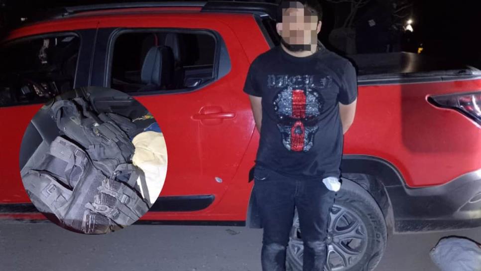 Detienen a un hombre en una camioneta robada, con droga y armas en La Guamuchilera, en Culiacán