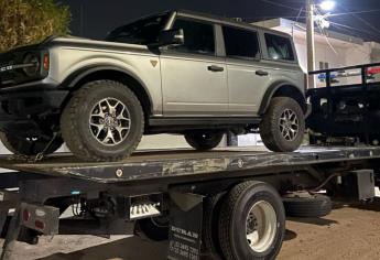 Recuperan vehículo minutos después de haber sido robado en el fraccionamiento Villa Fontana en Culiacán